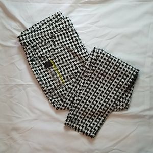 3/$25 NO BOUNDARIES HOUNDSTOOTH PRINT LEGGINGS